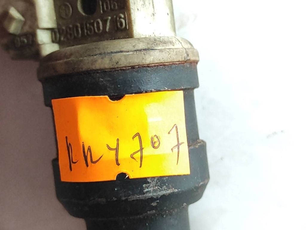 BMW 5 Series E34 1993 Petrol fuel supply injector 0280150716  