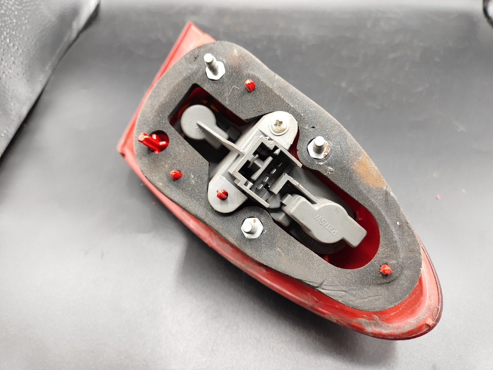 Alfa Romeo 147 1.9JTD 140HP 16V 2002 LHD Rear Right Taillight Lamp 46556347