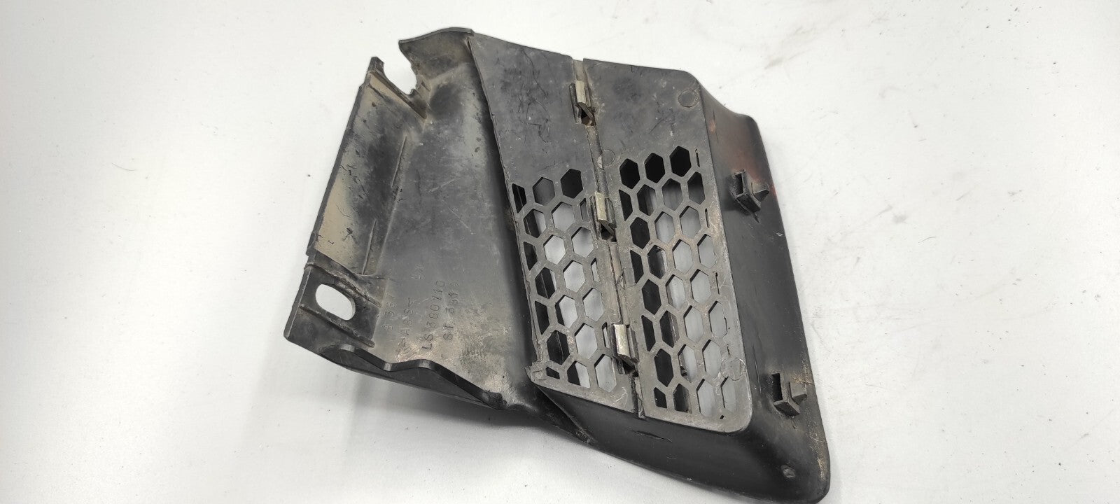 Alfa Romeo 156 2005 Front Right Upper Bumper Grill Nostril LS380110 B367