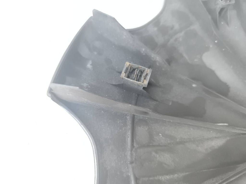 Volkswagen PASSAT B4 1995 R14 wheel hub cap trim 357601147A 