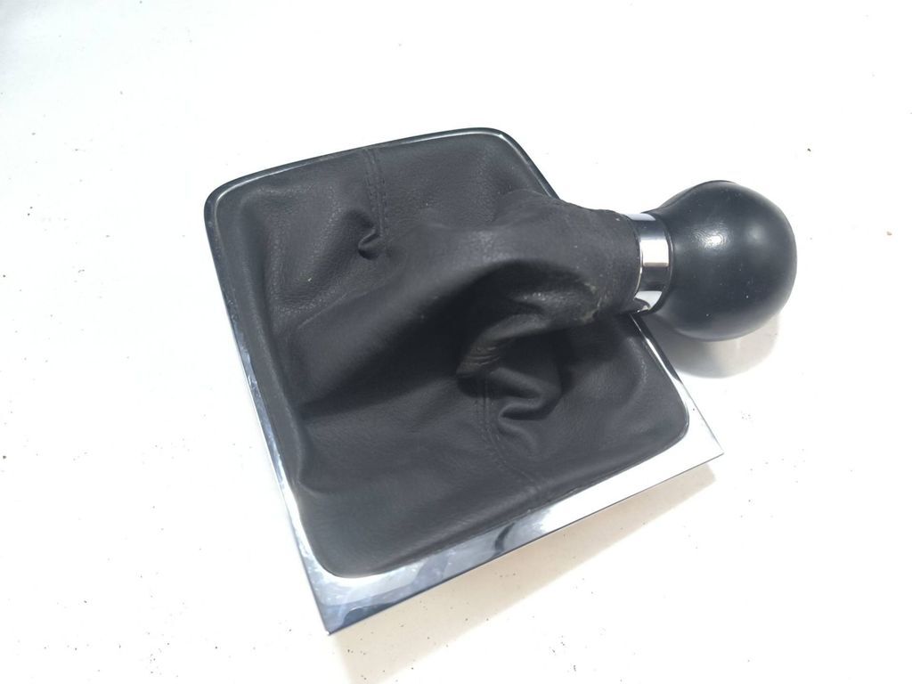 Volkswagen PASSAT B6 2008 Gear lever shifter trim leather knob 