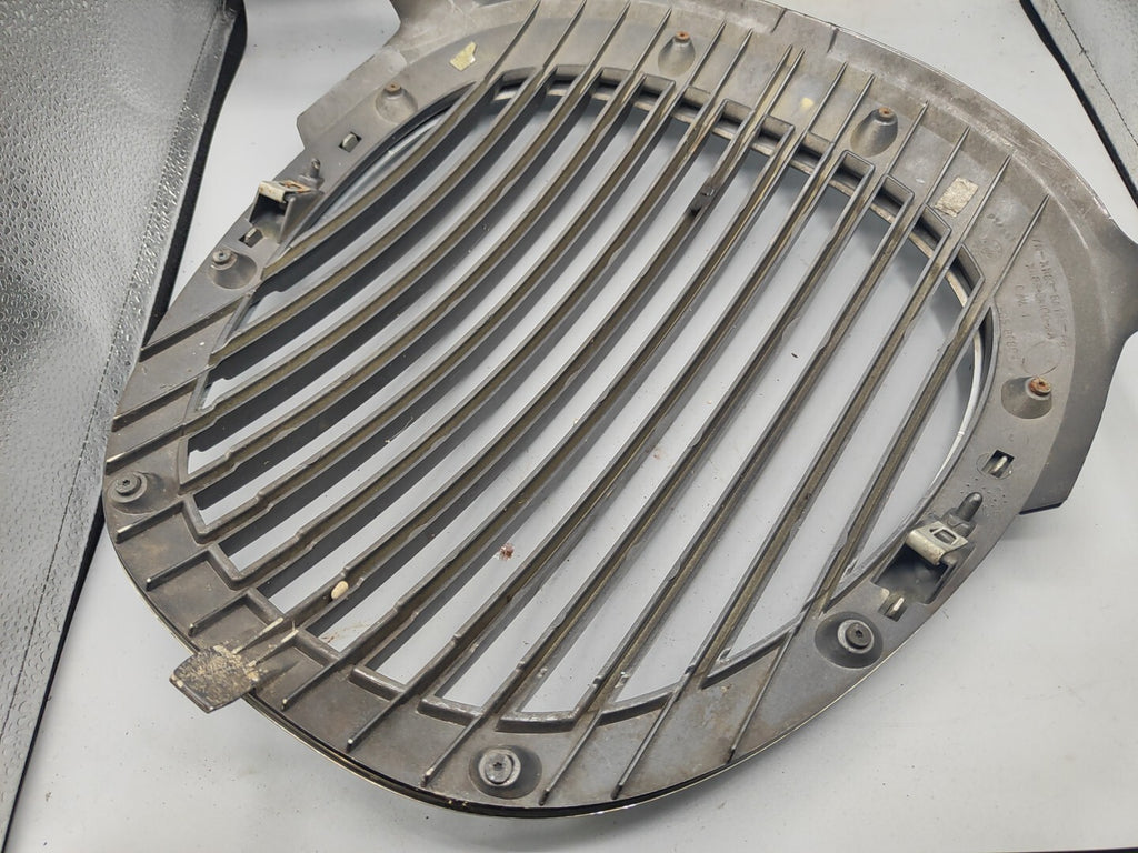 Jaguar S Type 3.0i 2000 Front Bonnet Hood Center Chrome Grill XR838A133AA