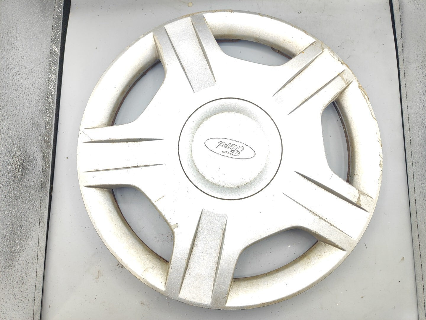 Ford Fiesta MK6 Petrol 2004 R14 Center Wheel Cap Cover 2S611130DA