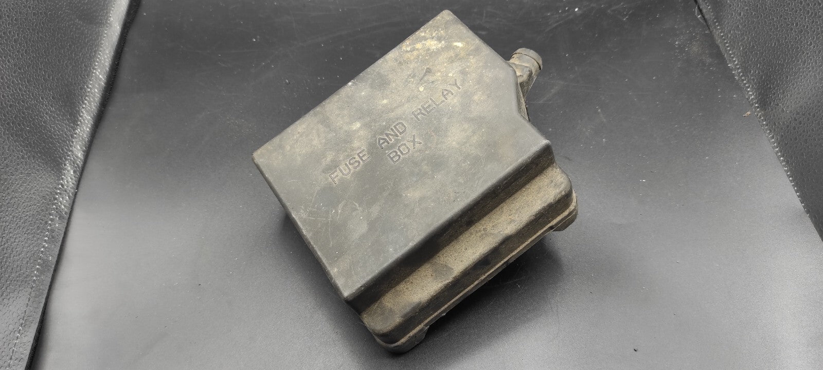 Alfa Romeo GT 2.0JTS 122kW 2004 Engine Bay Fuse Box Module Cover