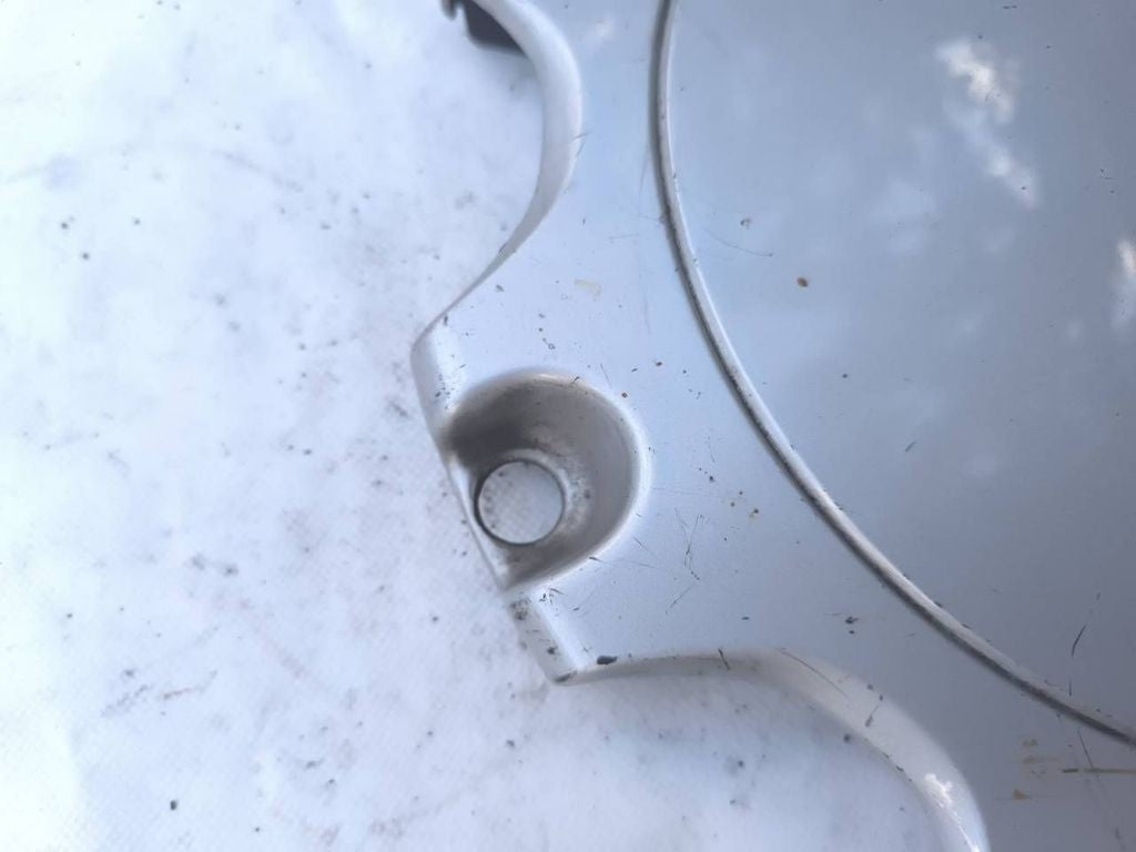 Volkswagen PASSAT B4 1995 R14 wheel hub cap trim cover 357601147A 