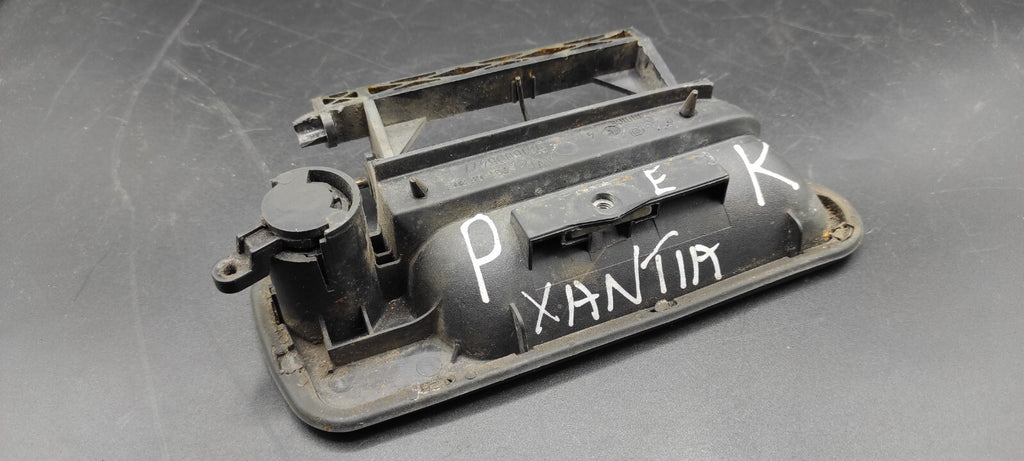 Citroen Xantia 2000 LHD Front Left Door Exterior Handle Trim 9610006477