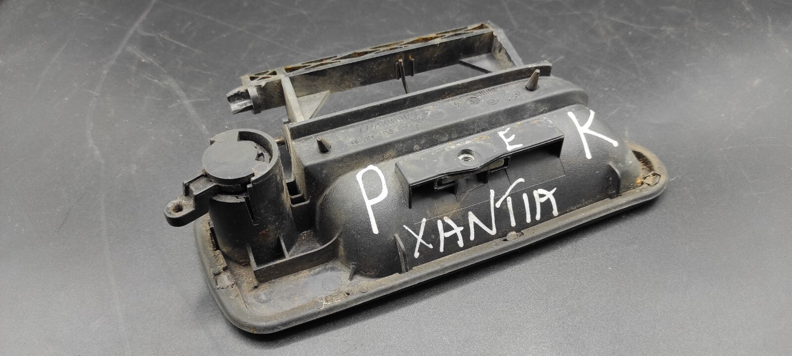 Citroen Xantia 2000 LHD Front Left Door Exterior Handle Trim 9610006477