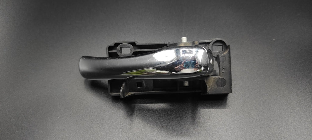 Alfa Romeo GT 1.9JTD 110kW 2006 Front Right Door Opening Inner Handle 46736145