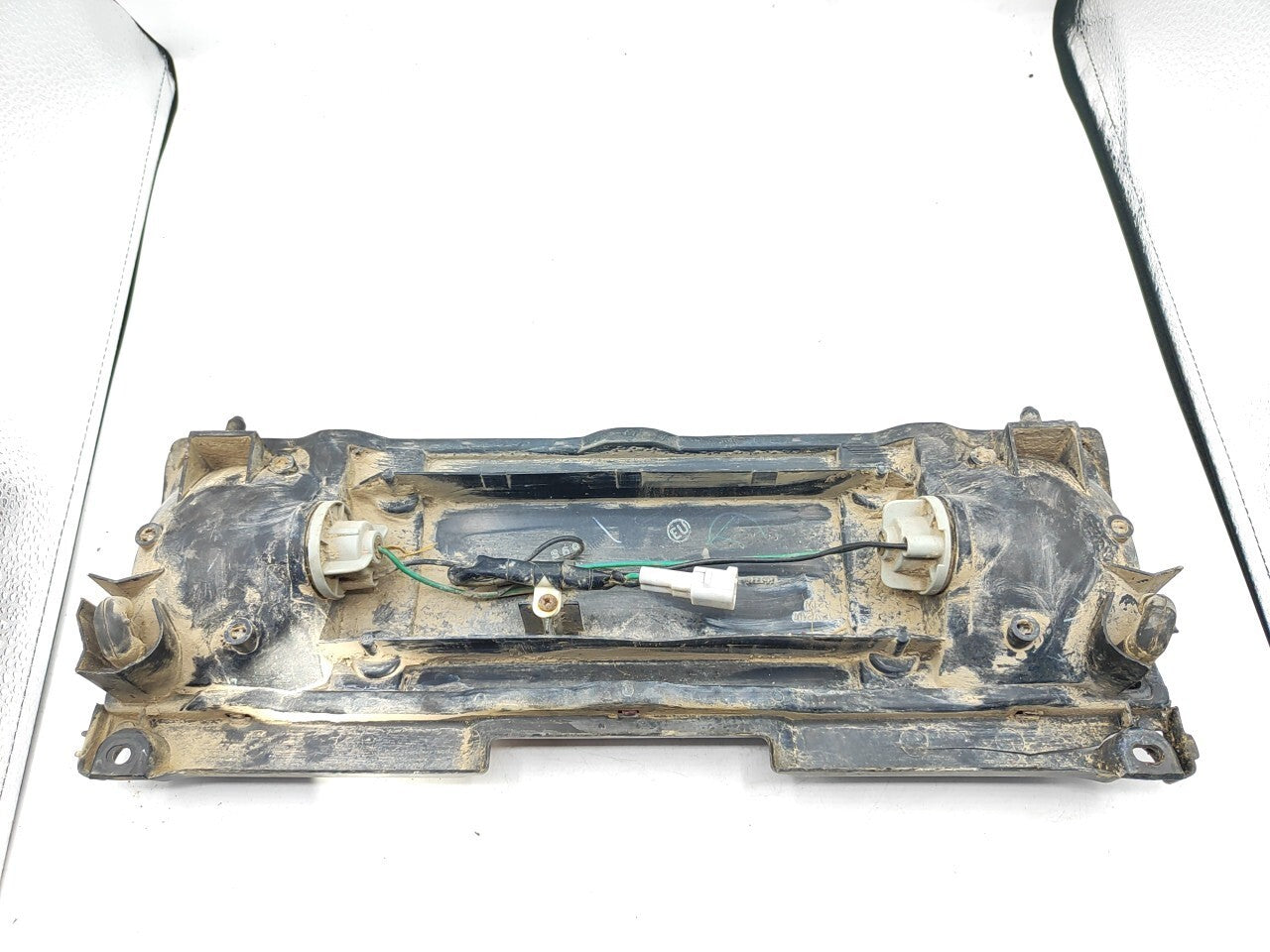 Suzuki Swift 1998 Hatch LHD Rear Center Taillight Light 23632285