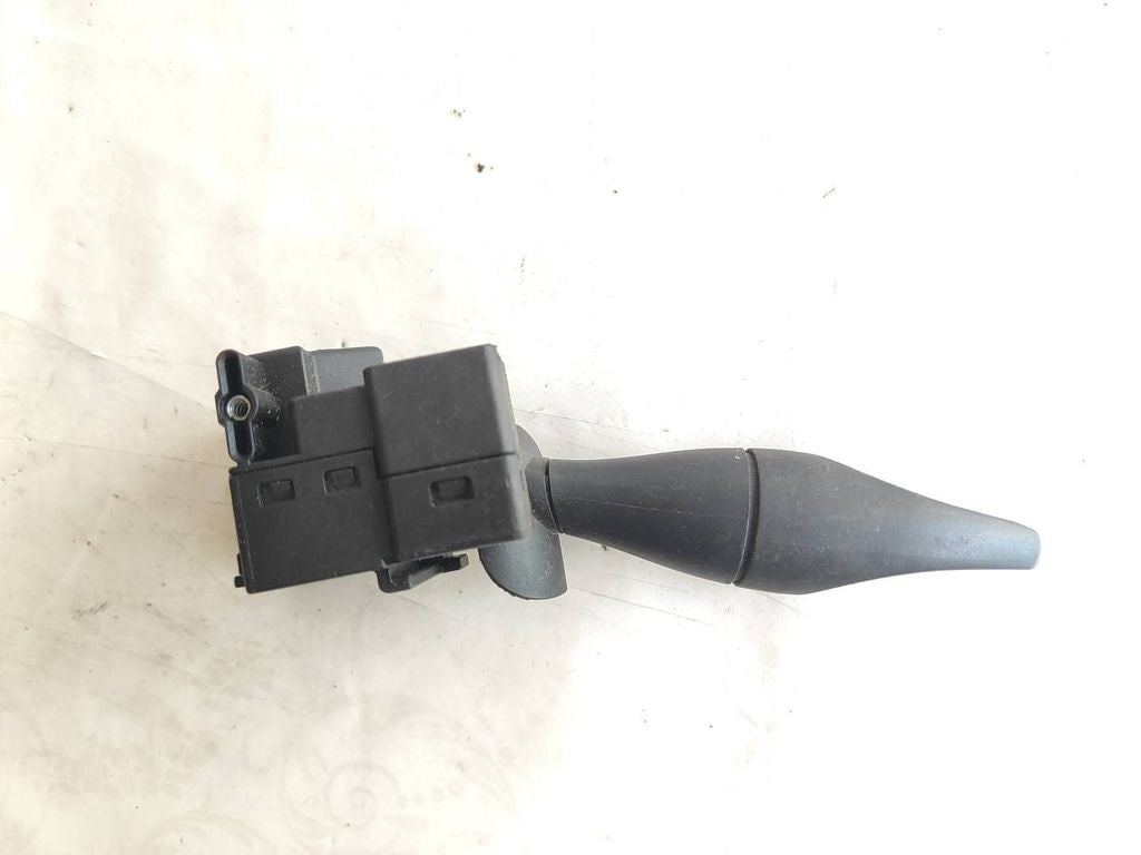 Ford Focus 1999 Turn signal indicator stalk 98AG13335AE 