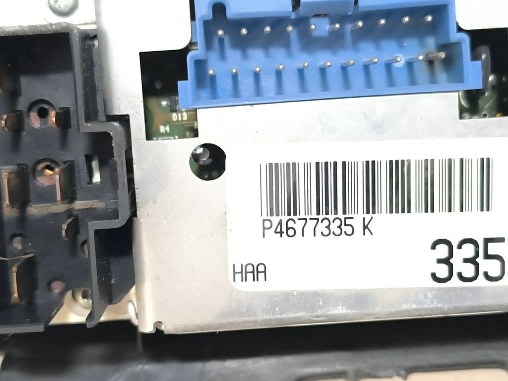 Chrysler Voyager 3.8i 1998 AC Climate control unit module P4677335K 