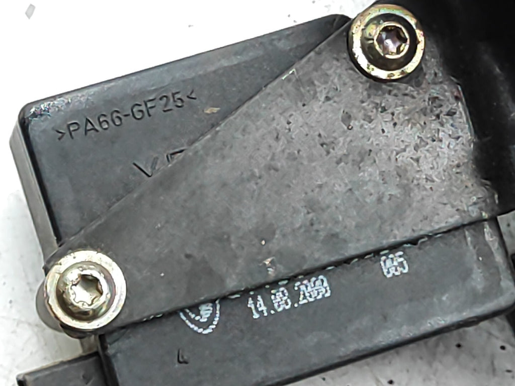 BMW 5 SERIES E39 530D 142kW Diesel 2001 Rear Tailgate Lock 8232520