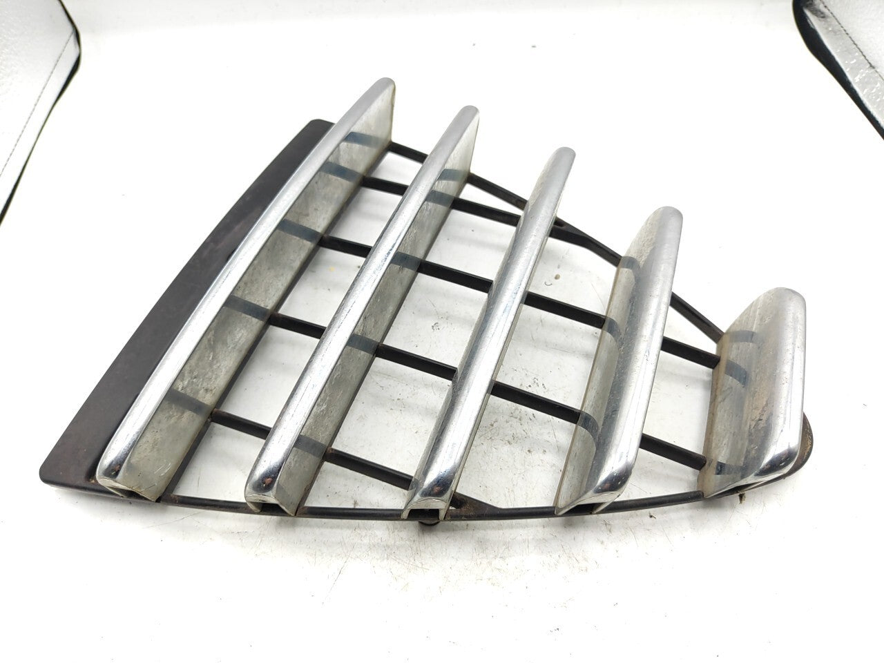 Alfa Romeo 147 Facelift 2007 Front Bumper Center Grill LS383060