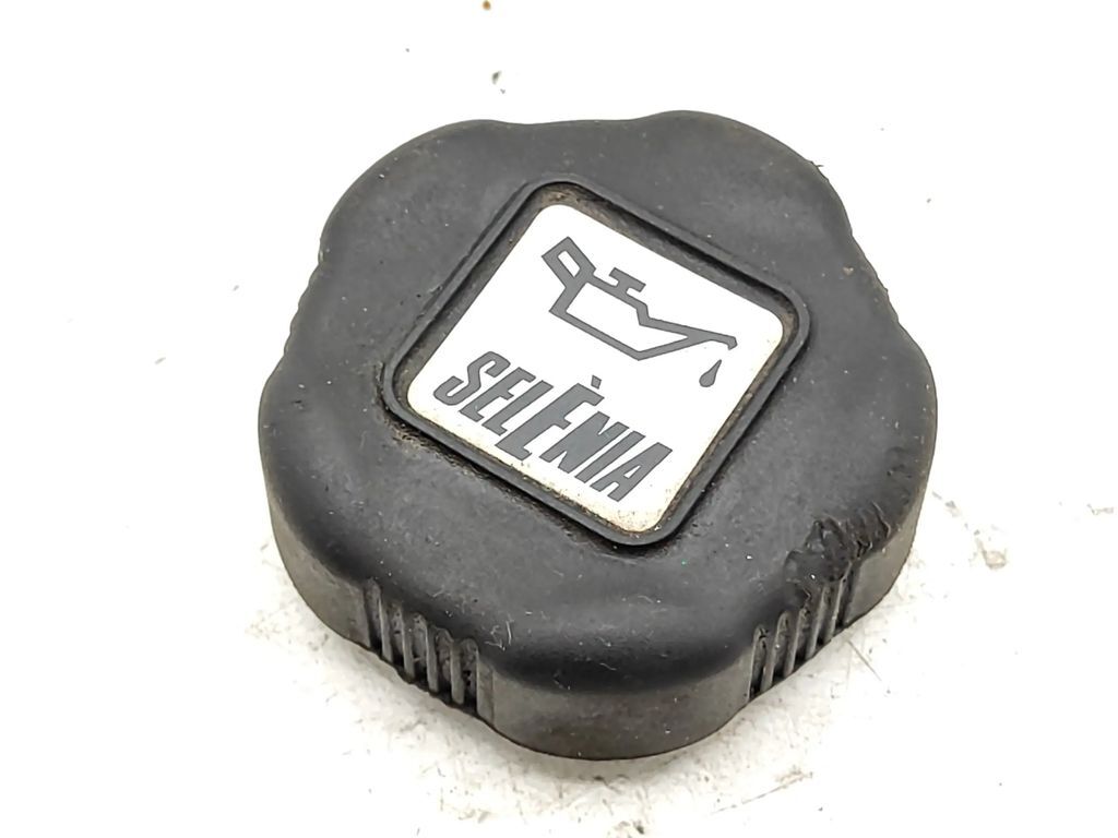 Alfa Romeo 147 1.9JTD 2004 Engine Diesel oil filler cap cover