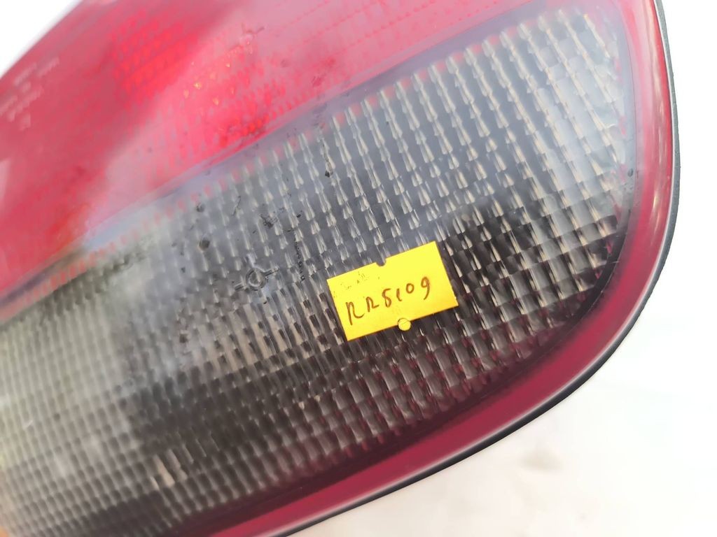 Opel Omega B1 1999 tailgate rear right tail light lamp 45300 