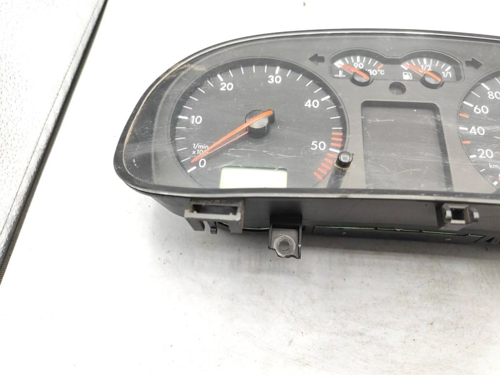 Volkswagen Golf IV 1998 Diesel LHD speedometer instrument cluster 1J0919861B 