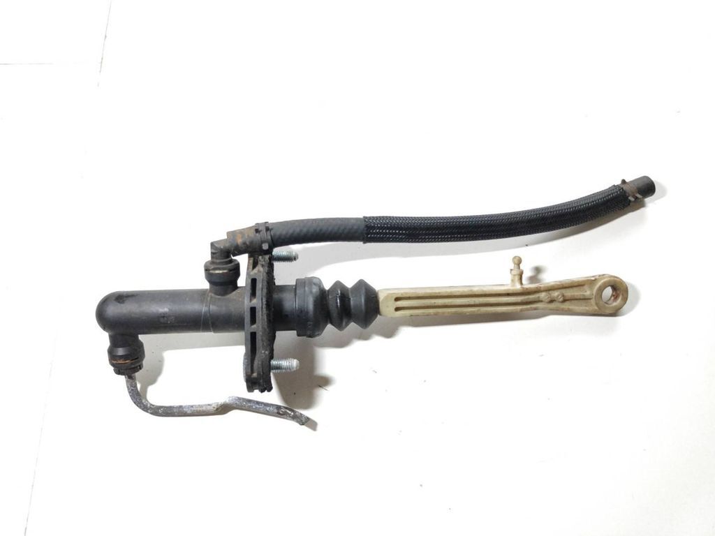Volvo V70 2005 Clutch master cylinder 30713420 