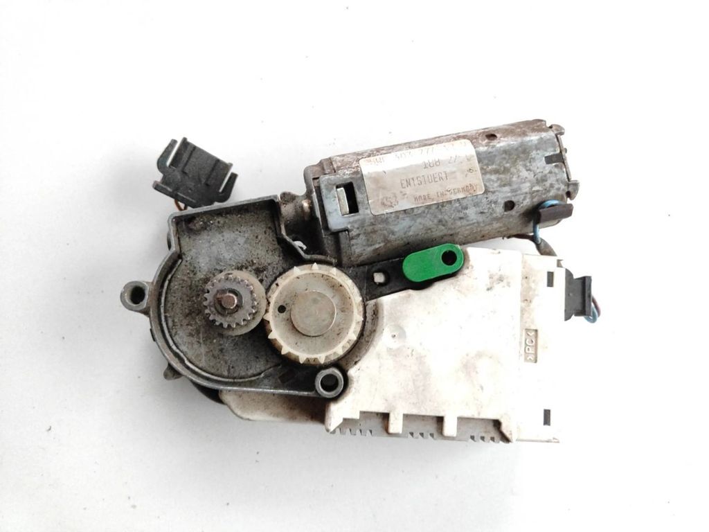 Audi A8 D2 1995 Sunroof electric motor actuator 4A0959591A 