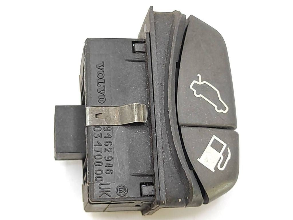 Volvo S70  V70  V70 XC 1997 Tailgate fuel tank opening switch 9162946 