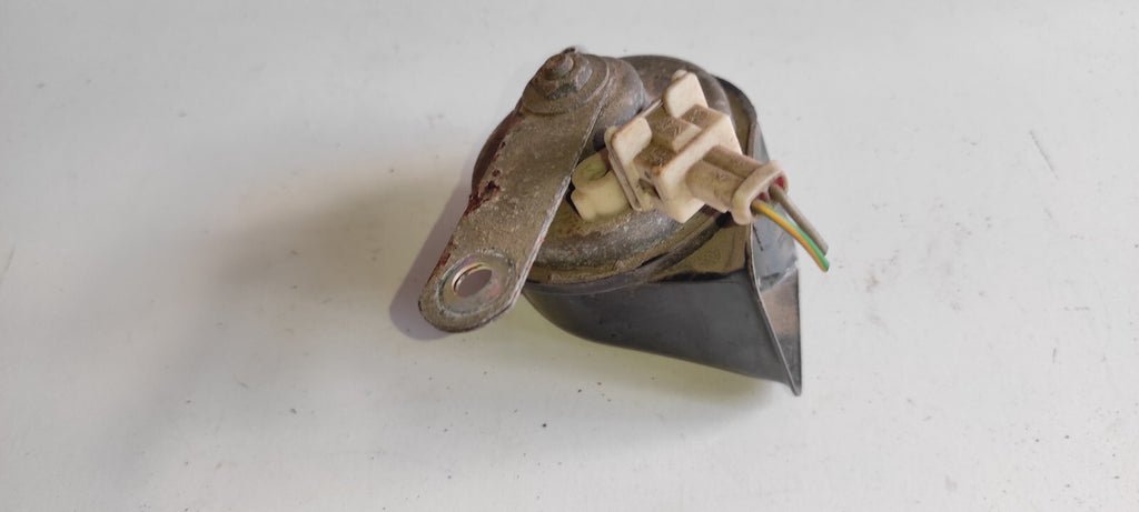 Peugeot 607 3.0i V6 Petrol 2001 Front BOSCH Horn Signal