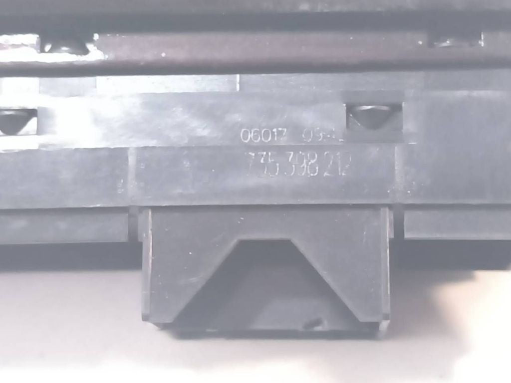 Fiat Croma 2.4JTD 147kW 2007 Diesel  Fog light switch 735398212 