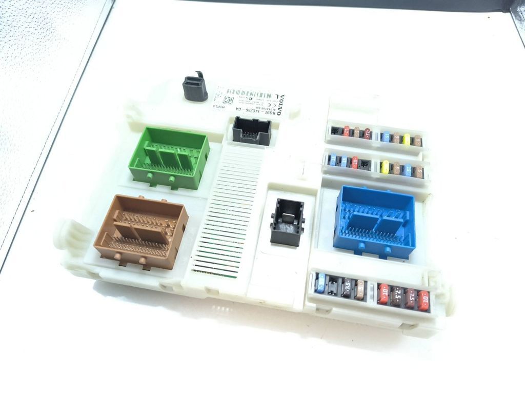 Volvo S60 2012 Fuse box BCM module BG9T14C256GA 