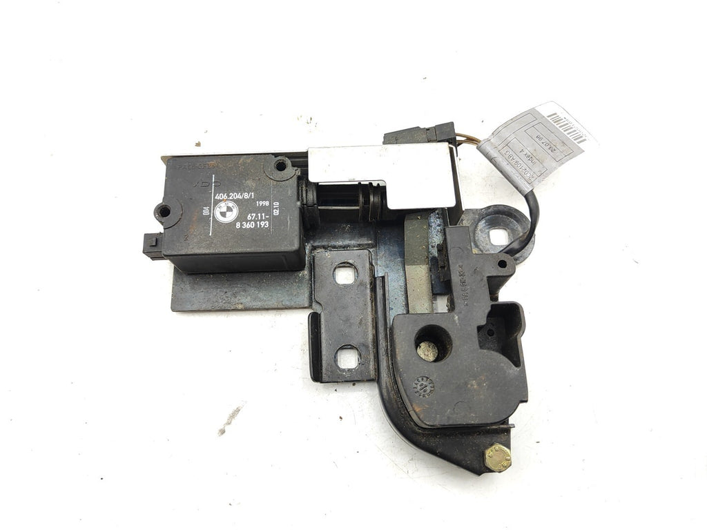 BMW 5 SERIES E39 530D 142kW Estate 2001 Rear tailgate boot lock 8360193