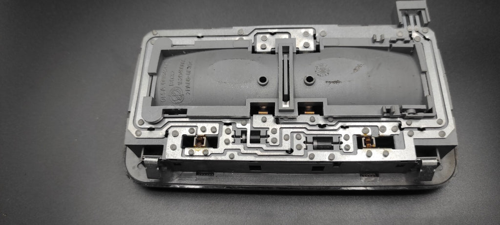 Alfa Romeo 147 1.9JTD 85kW 8V 2002 Interior Front Roof Lighting Dome 1520400000