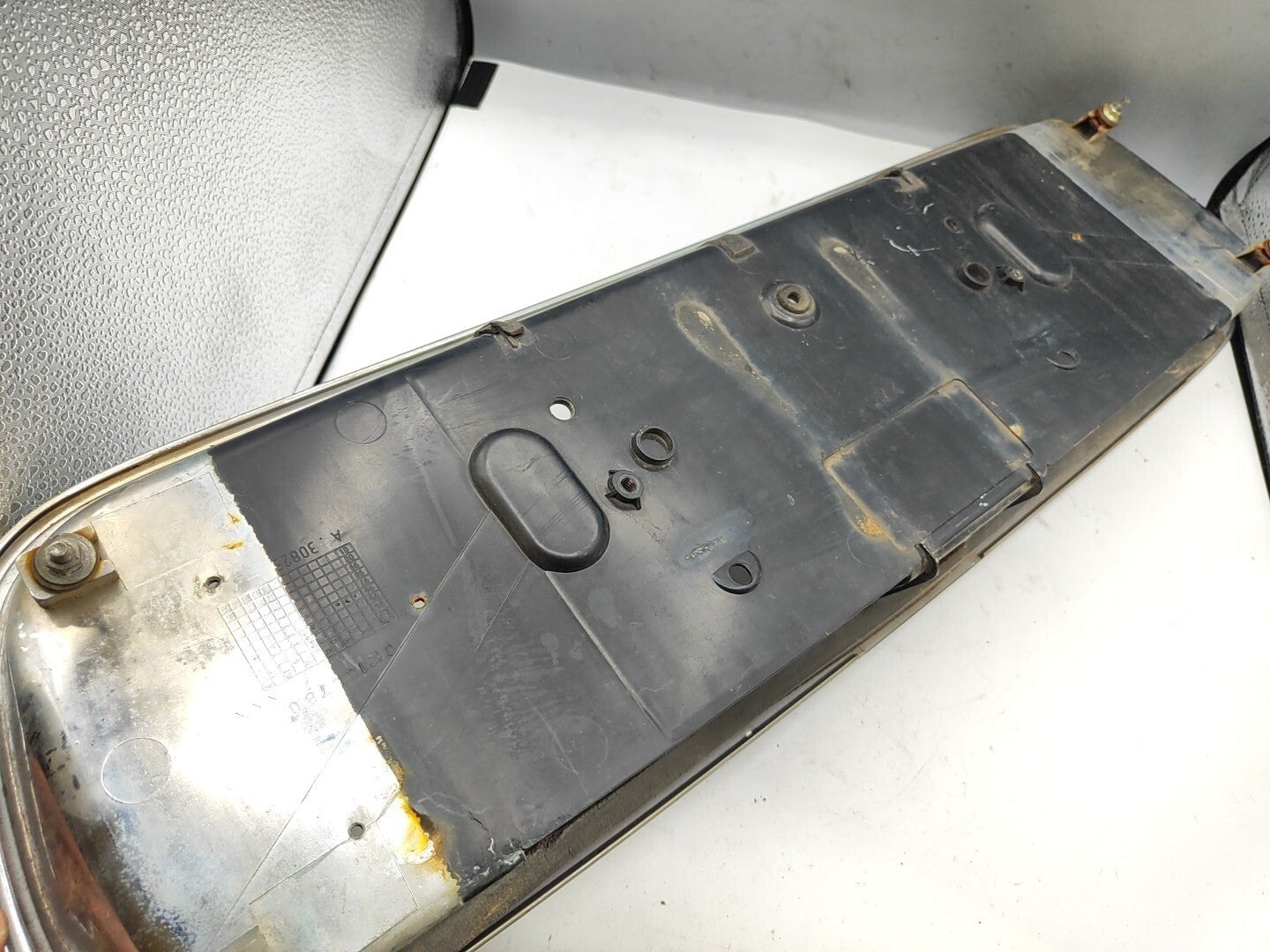 Rover 400 420 418 1996 Rear Number Plate Holder Trim Bar DRC100780