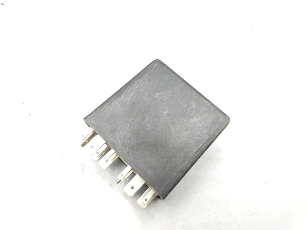 Audi A6 S6 C5 4B 1997 relay 4B0919471A 