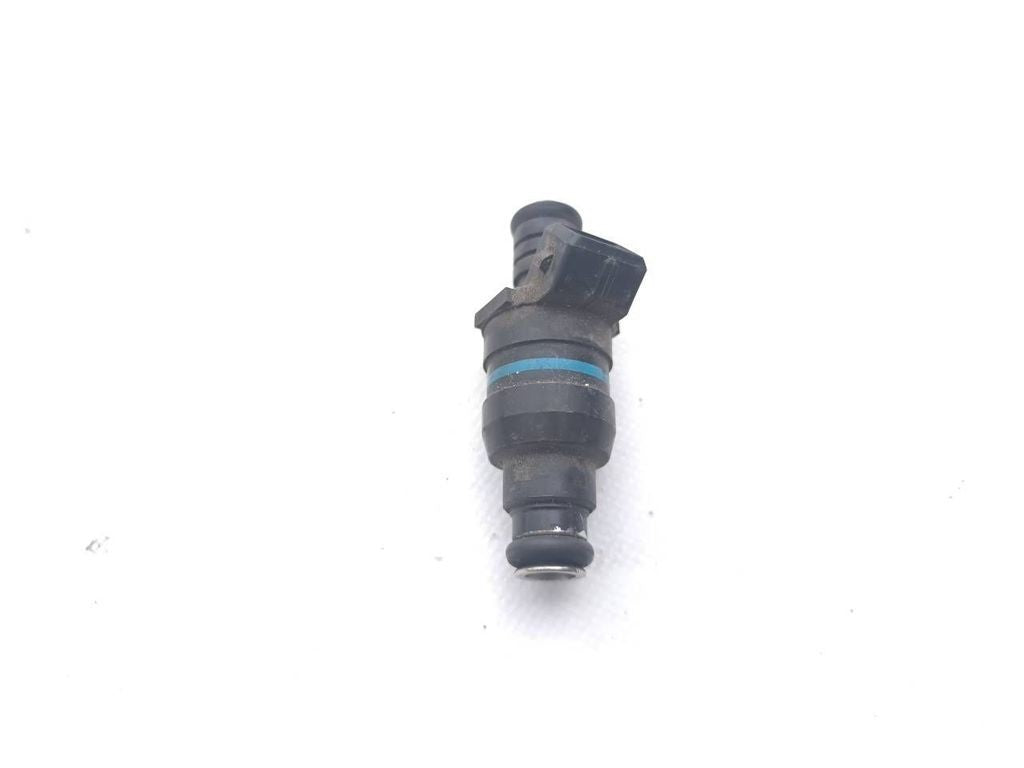 BMW 3 318i E36 1992 Petrol fuel injector 1731357 