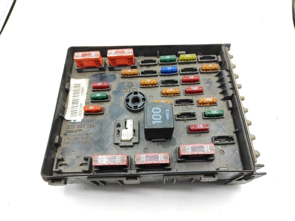 Volkswagen VW Passat B6 2006 Fuse Box Control Module ECU 3C0937125