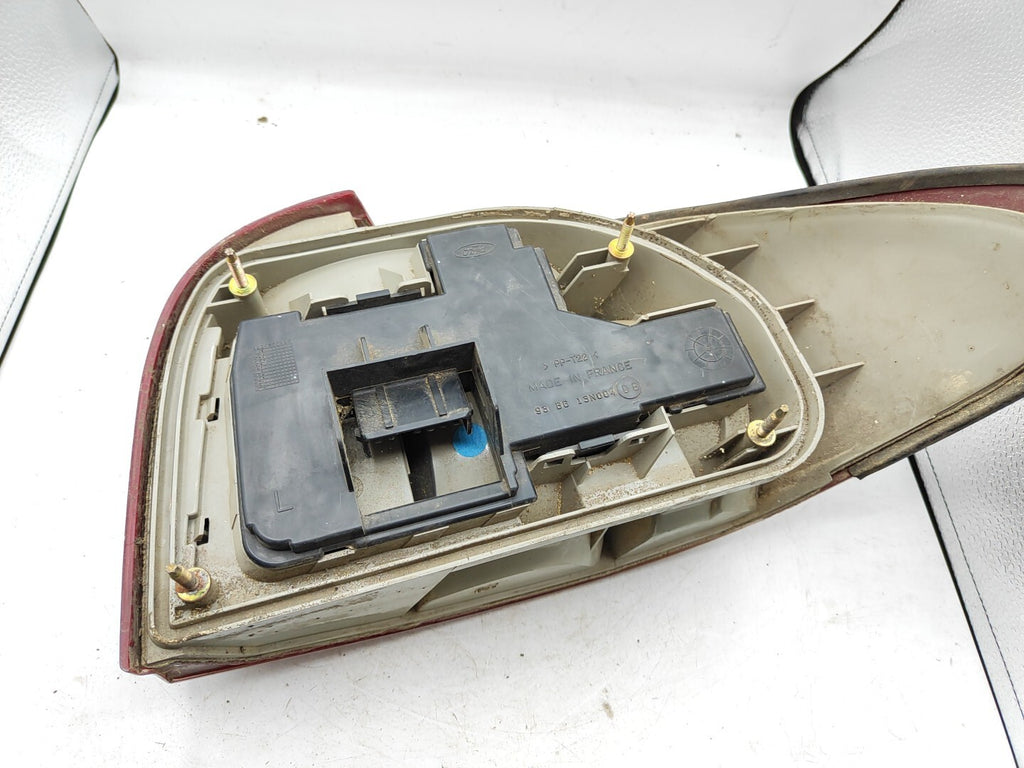 Ford Mondeo Hatchback 1995 Rear Left Side Taillight Light 93BG13N004