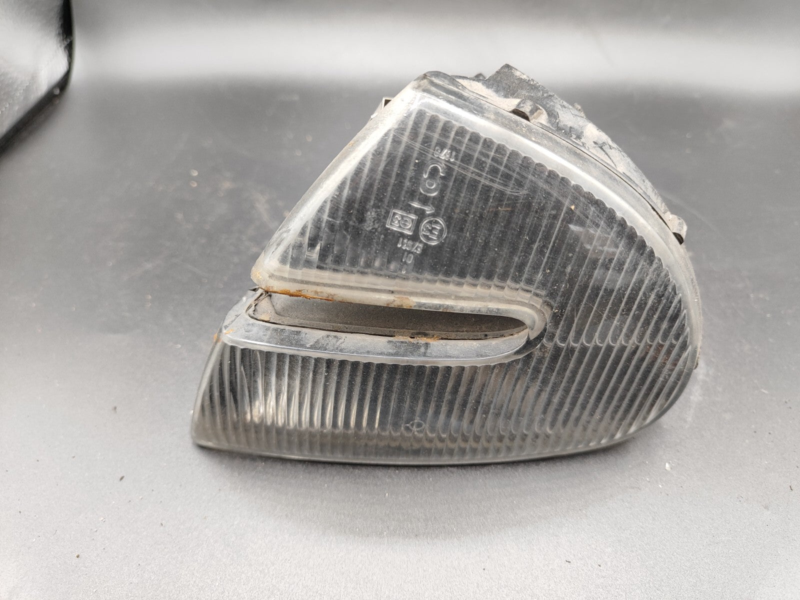 Alfa Romeo 147 1.9JTD 85kW 8V 2003 Front Right Indicator Blinker 46756280