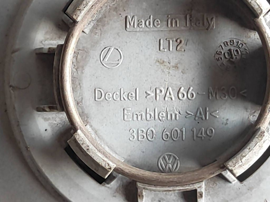 Volkswagen PASSAT B5 1996 Original wheel cap 3B0601149 