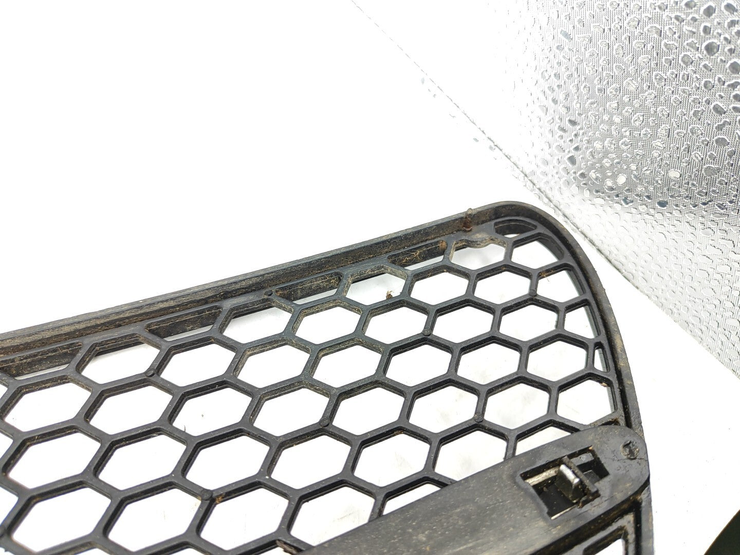 Alfa Romeo 147 1.9JTD 16V 2003 Front Right Bumper Grill 46557853