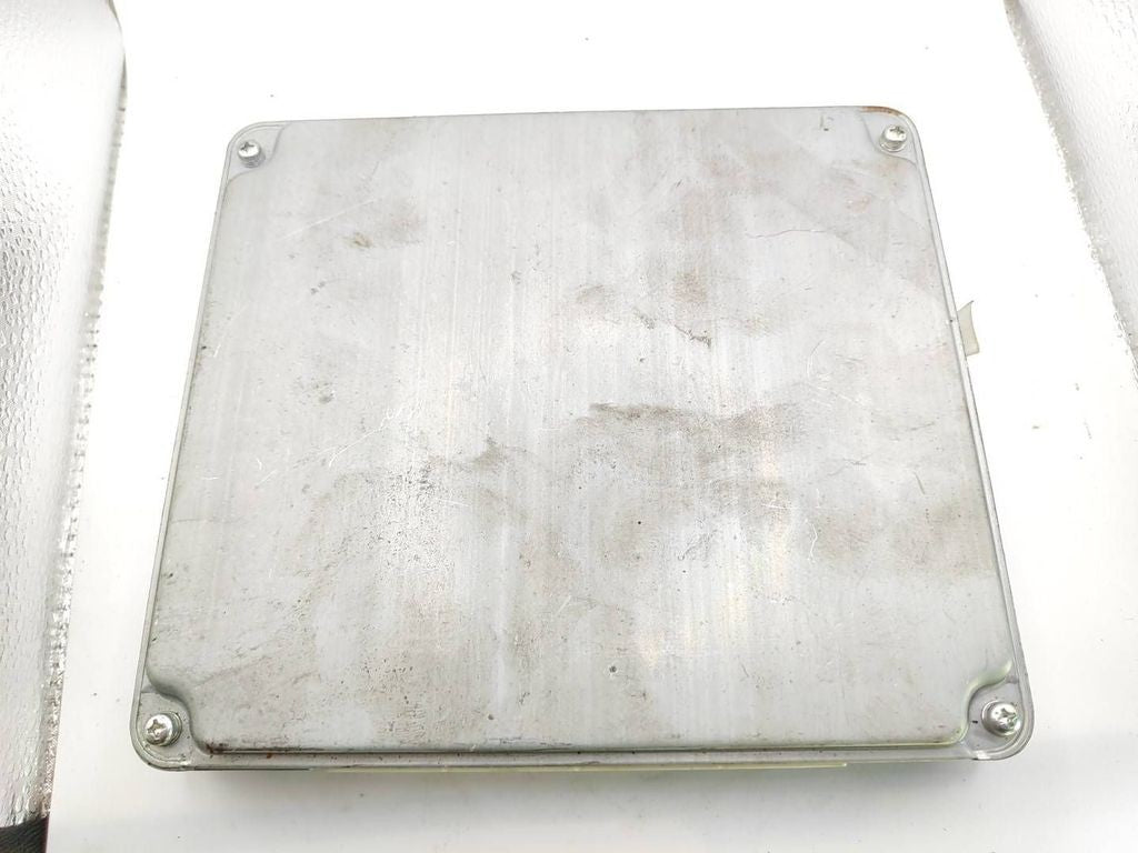 Toyota Avensis T250 2004 1758006326 Engine control unit module ECU 