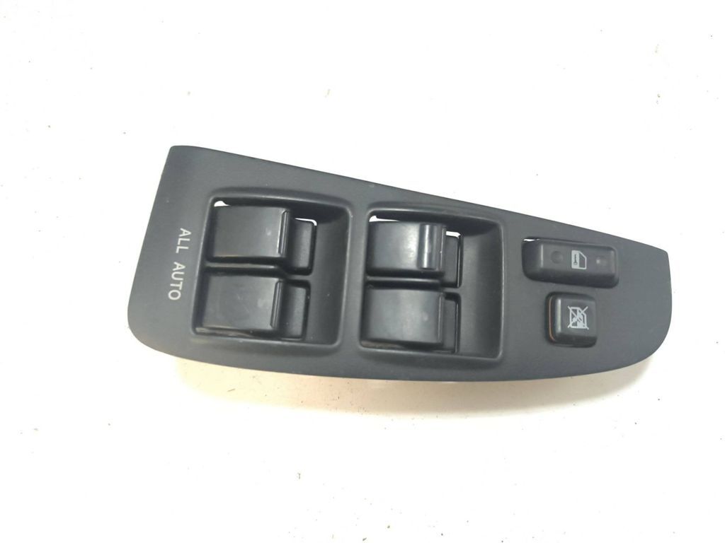 Toyota Avensis T250 2006 Left Electric window control switch 8482005100 