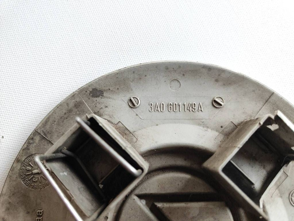 Volkswagen Golf III MK3 1991 Original wheel cap 3A0601149A 