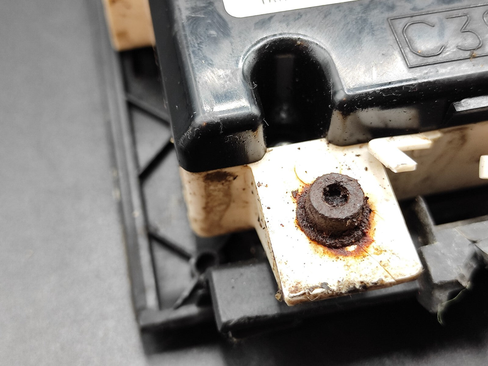 Alfa Romeo 159 1.9JTDm 2007 LHD Front Dashboard Center Trim Cover