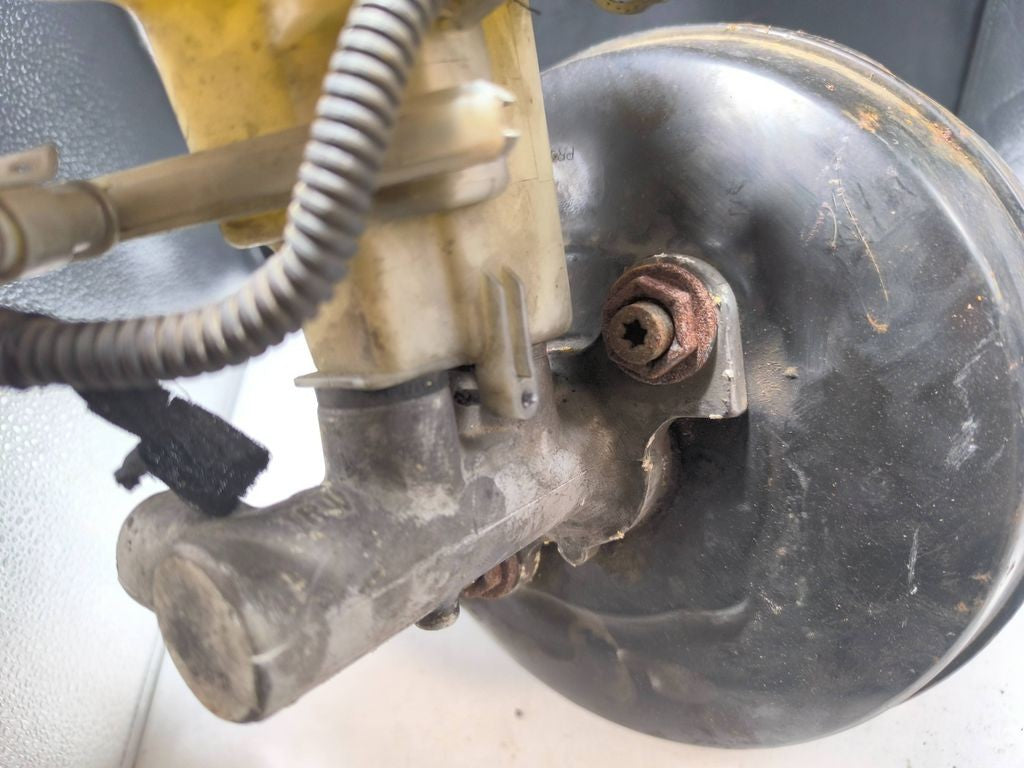 Fiat Croma 2007 LHD Brake booster servo 13126710 46831404