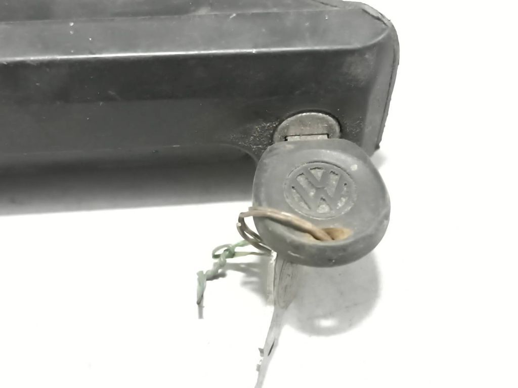 Volkswagen Transporter Caravelle T4 1999 sliding door exterior handle with key