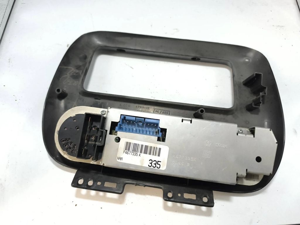 Chrysler Voyager 3.8i 1998 AC Climate control unit module P4677335K 