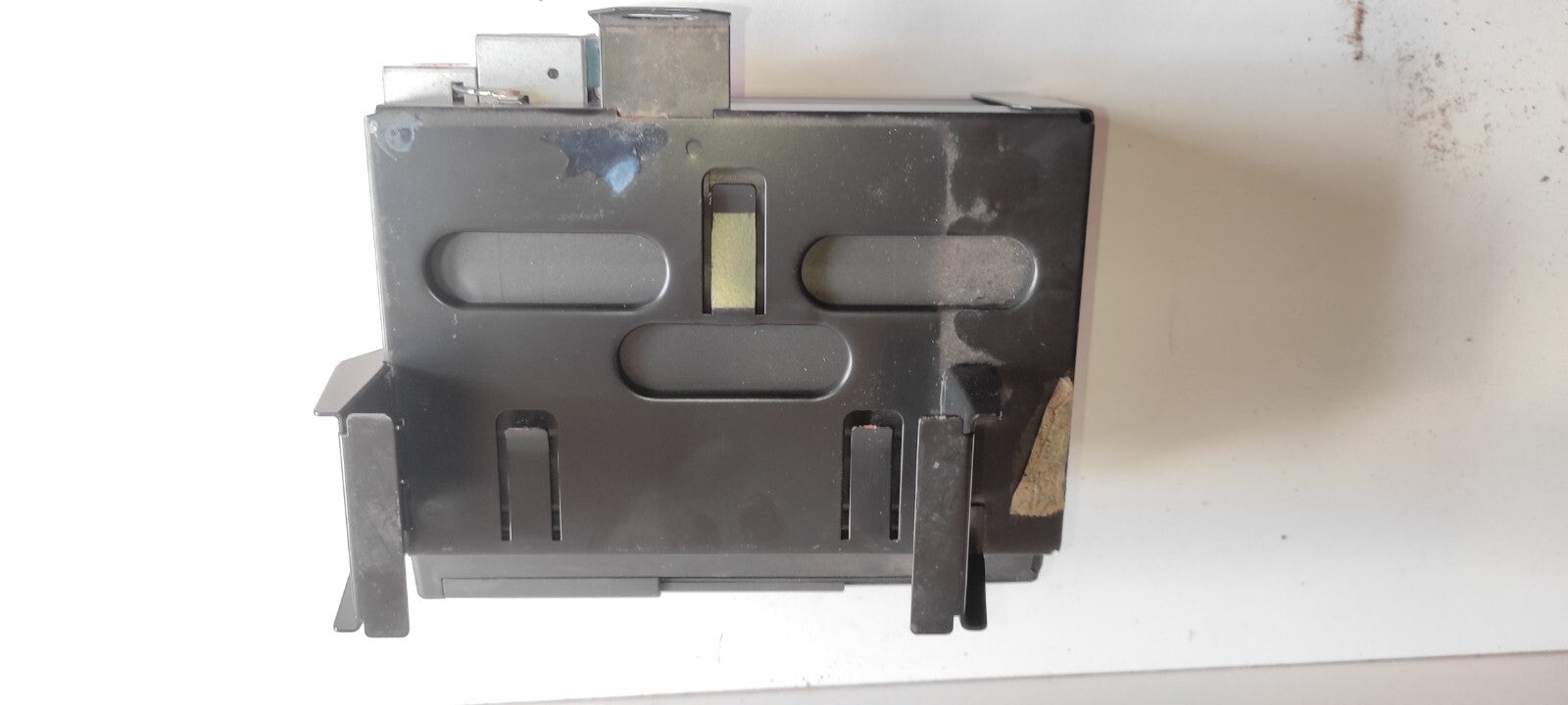 Peugeot 607 3.0i V6 2001 Rear Tailgate Trunk CLARION CD Changer 9636561780