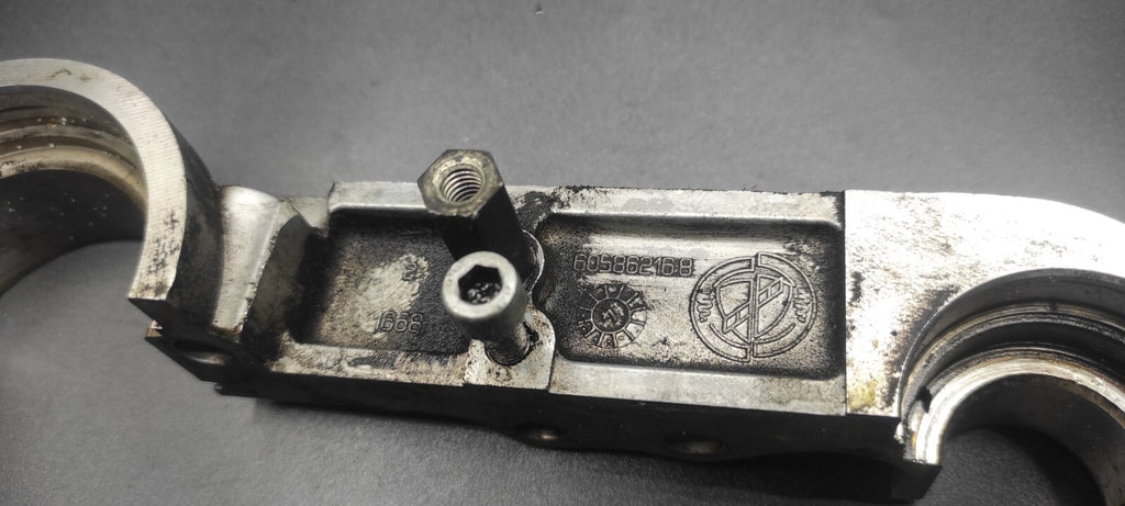 Alfa Romeo GT 2.0 JTS 122kW 2005 Engine Cylinder Head Camshaft Mount 605862168