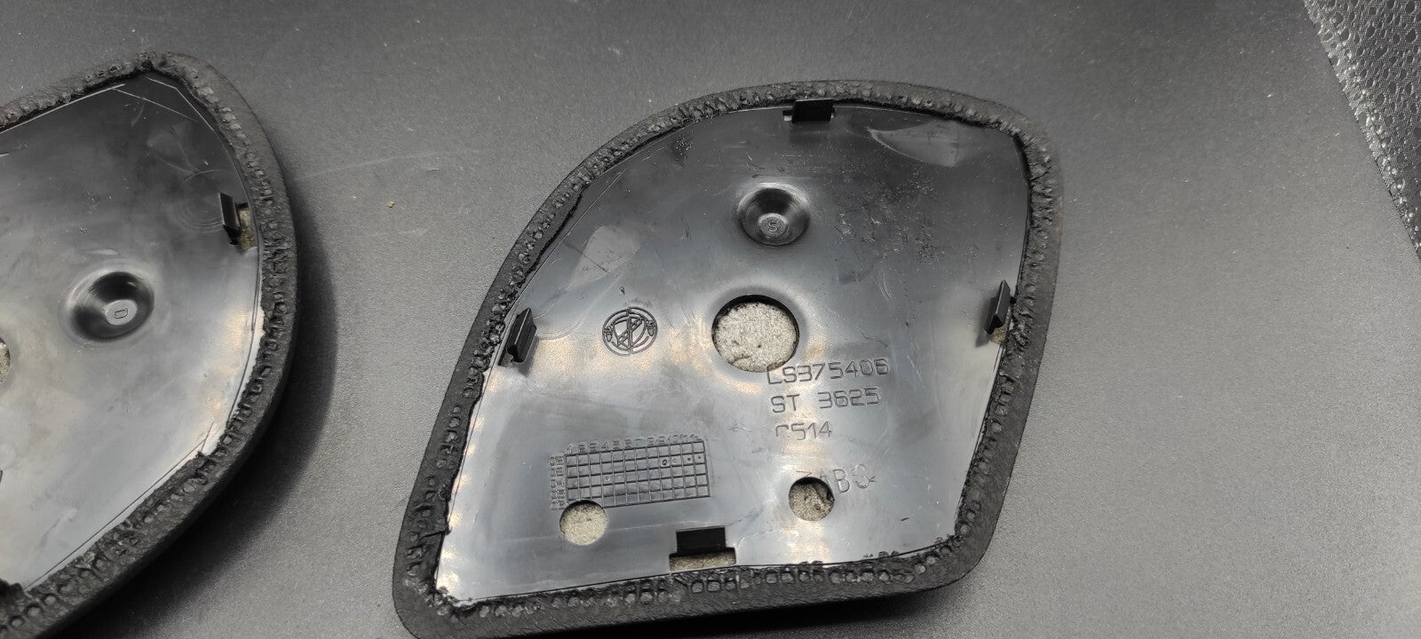 Alfa Romeo GT 1.9JTD 110kW 2005 Front Left Right Center Console Leather Trim