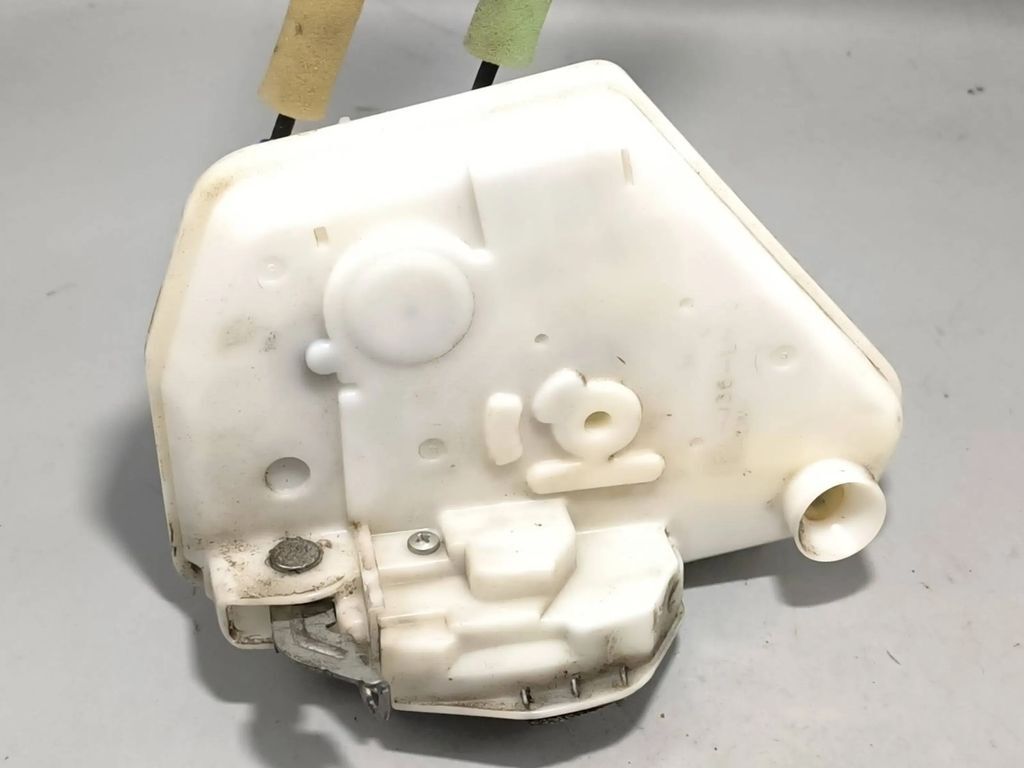 Mazda 3 BM III Hatchback 2014 RHD front left door lock BLE9 