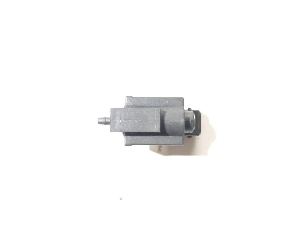 Volvo S60 2004 Turbo solenoid valve 30611668 