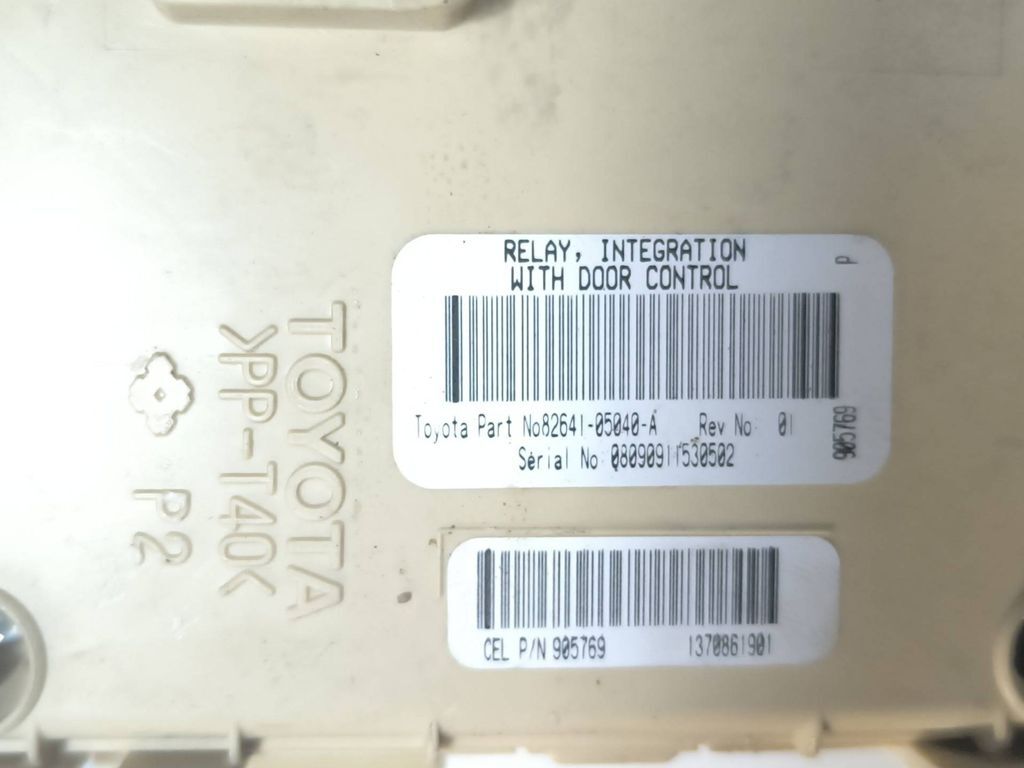 Toyota Avensis T250 2006 Diesel Fuse box module set 8264105040A 