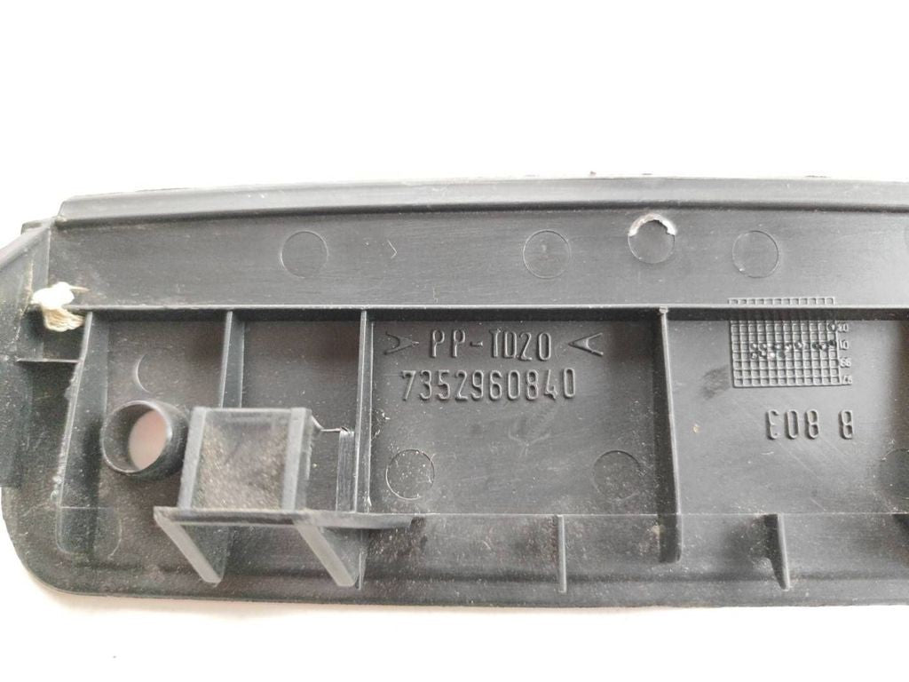 Alfa Romeo 147 2003 Third brake center stop light bracket 7352960840 